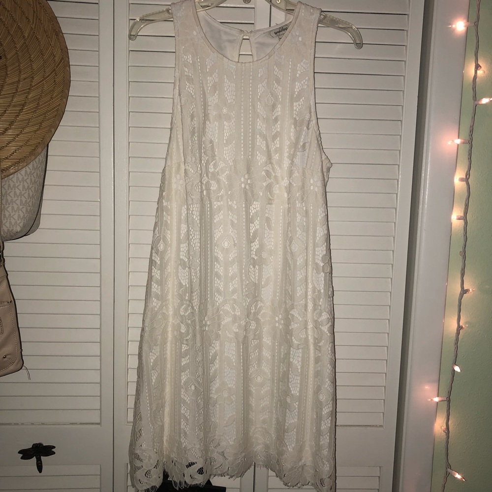 White lace dress